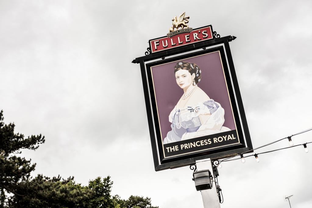 The Princess Royal Hotel Farnham  Bagian luar foto